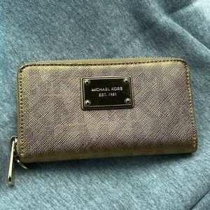 WOW Michael Kors Jet‎ Set Gold Clutch Zipper Wallet SEE Pics!